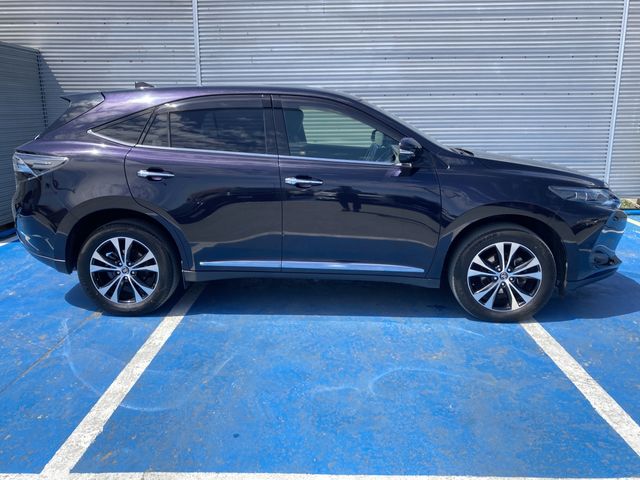 TOYOTA HARRIER 4WD 2016
