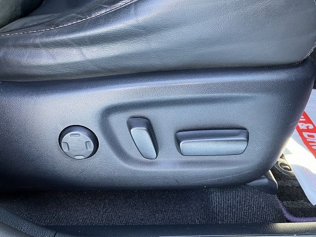 TOYOTA HARRIER 4WD 2016