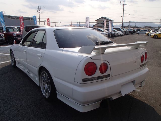 NISSAN SKYLINE 1999