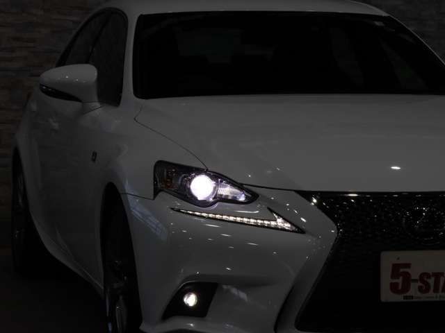 TOYOTA LEXUS IS200t 2016