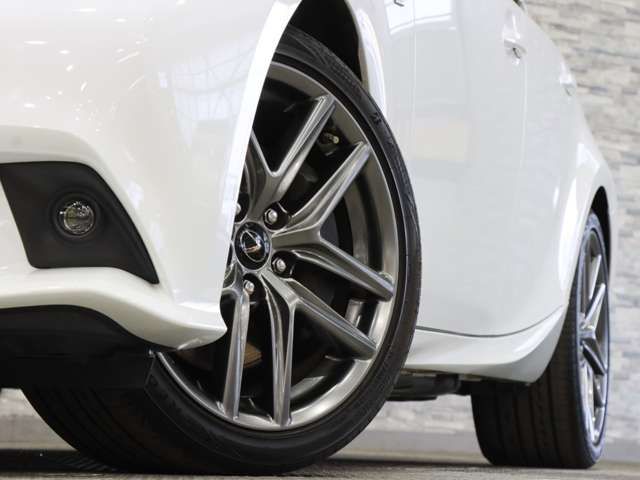 TOYOTA LEXUS IS200t 2016