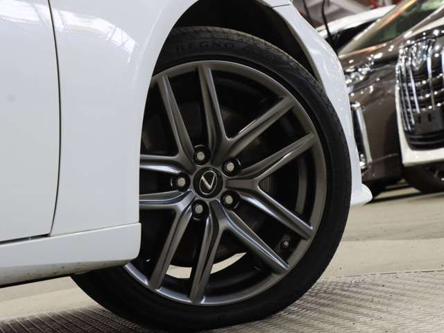 TOYOTA LEXUS IS200t 2016