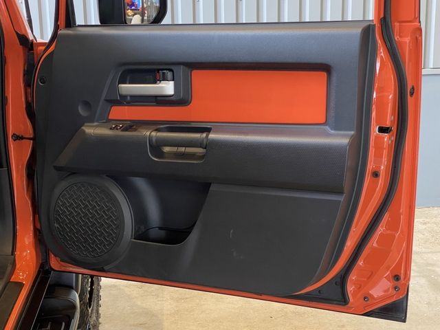 TOYOTA FJ CRUISER 4WD 2013