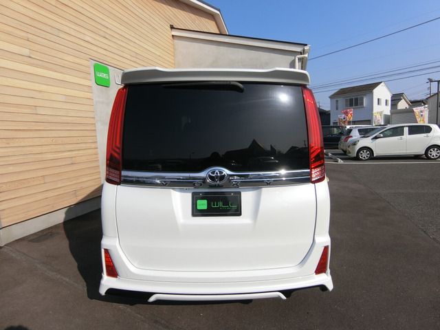 TOYOTA VOXY 2016