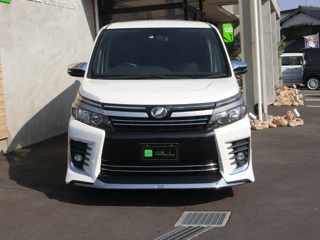 TOYOTA VOXY 2016