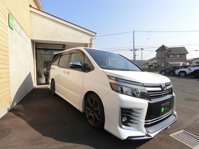 TOYOTA VOXY 2016