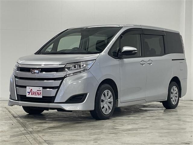 TOYOTA NOAH 4WD 2017