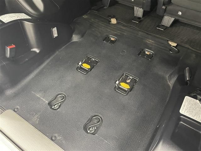 TOYOTA NOAH 4WD 2017