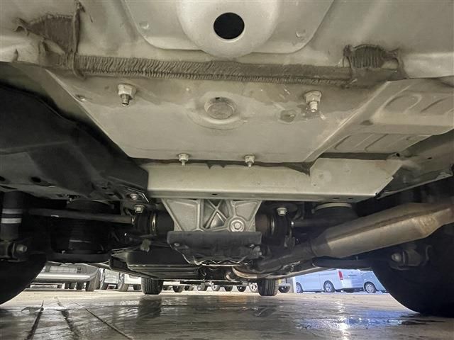 TOYOTA NOAH 4WD 2017