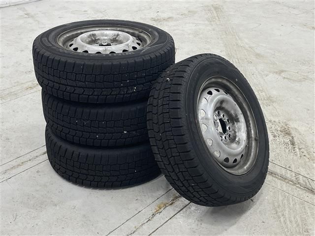 TOYOTA NOAH 4WD 2017