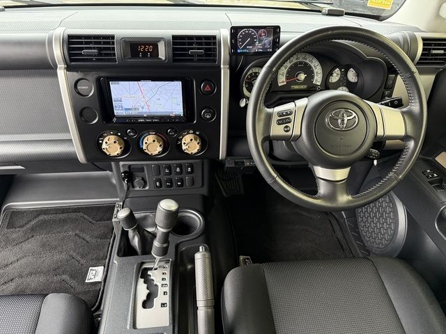 TOYOTA FJ CRUISER 4WD 2013
