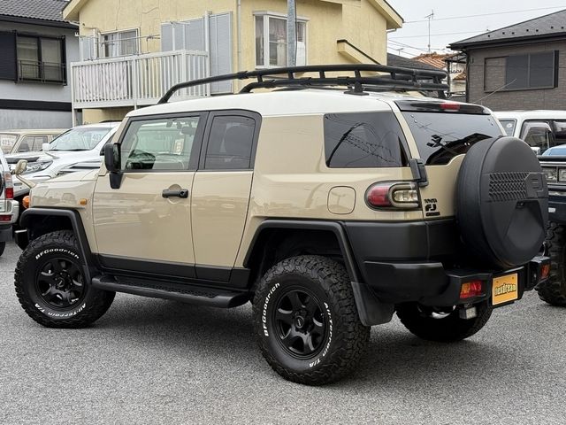 TOYOTA FJ CRUISER 4WD 2013