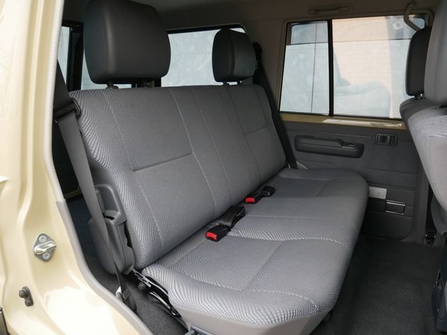 TOYOTA LANDCRUISER van 2015