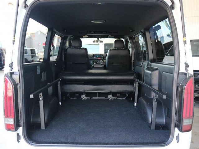 TOYOTA HIACE van 4WD 2021