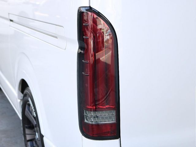 TOYOTA HIACE van 4WD 2021