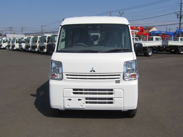 MITSUBISHI MINICAB van 2025