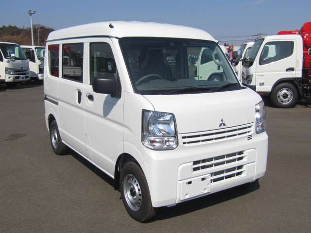MITSUBISHI MINICAB van 2025