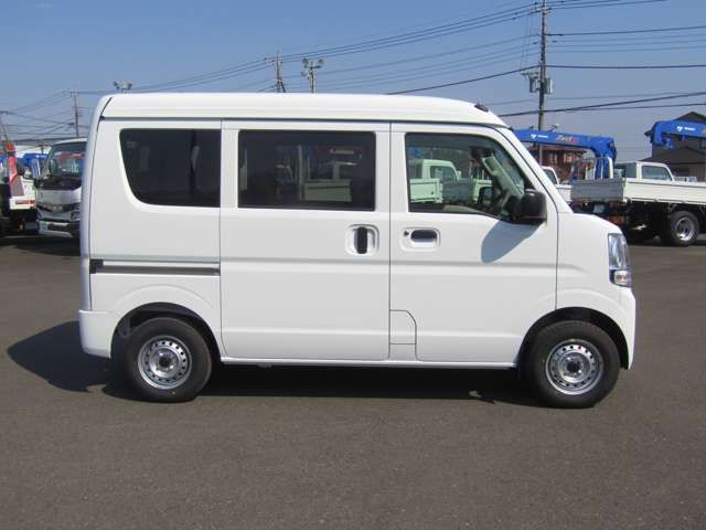 MITSUBISHI MINICAB van 2025