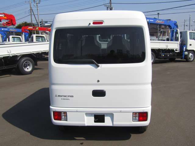 MITSUBISHI MINICAB van 2025