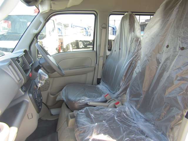 MITSUBISHI MINICAB van 2025