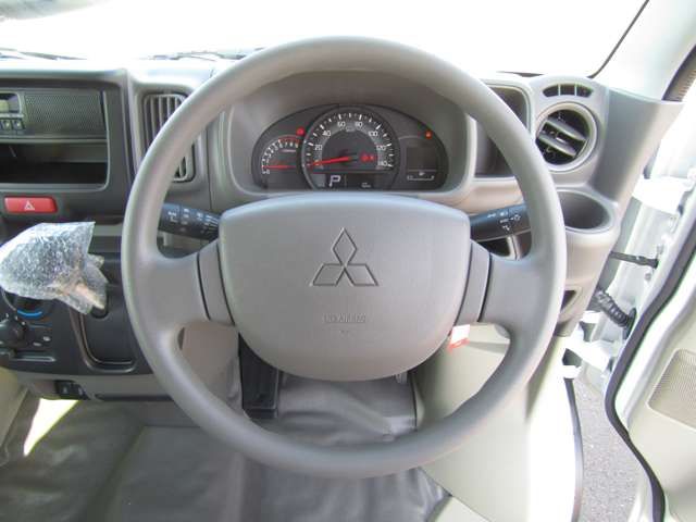 MITSUBISHI MINICAB van 2025