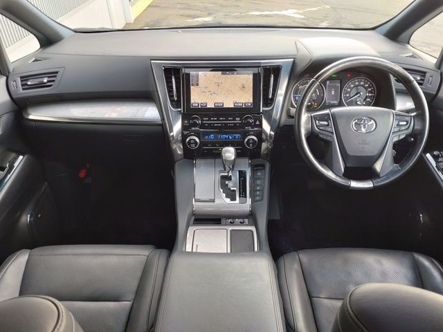 TOYOTA ALPHARD hybrid 4WD 2018