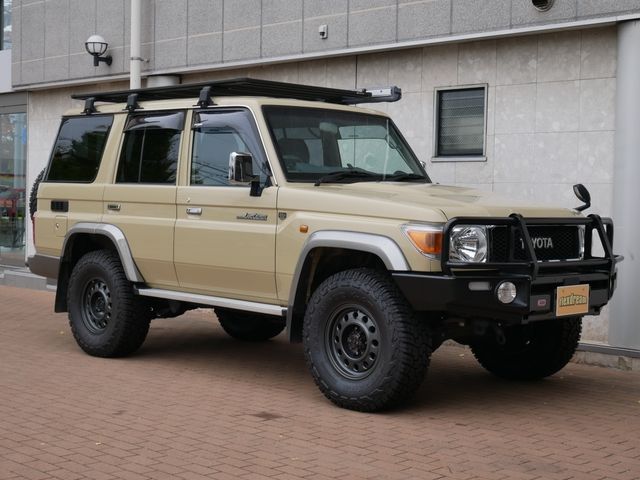 TOYOTA LANDCRUISER van 2015