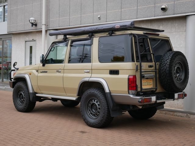 TOYOTA LANDCRUISER van 2015