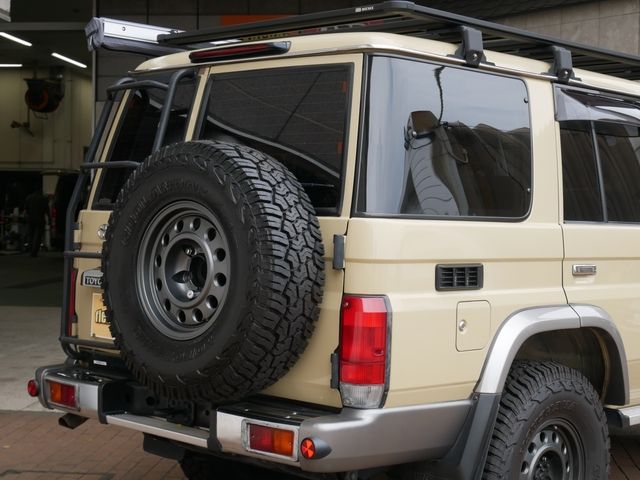 TOYOTA LANDCRUISER van 2015