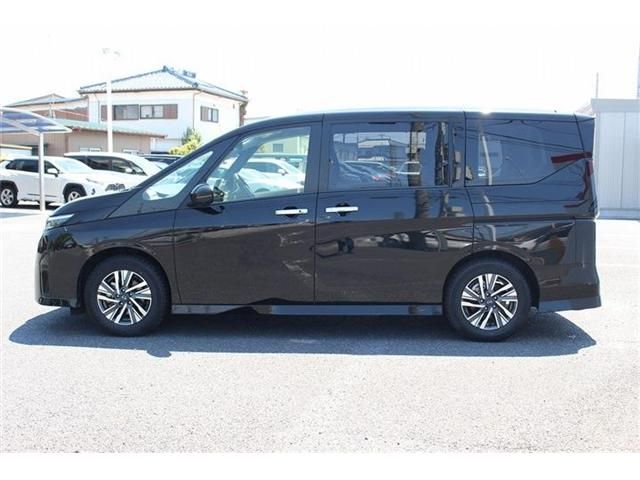 NISSAN SERENA  WG 2023