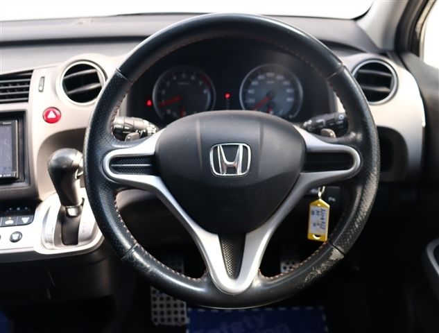 HONDA STREAM 2010