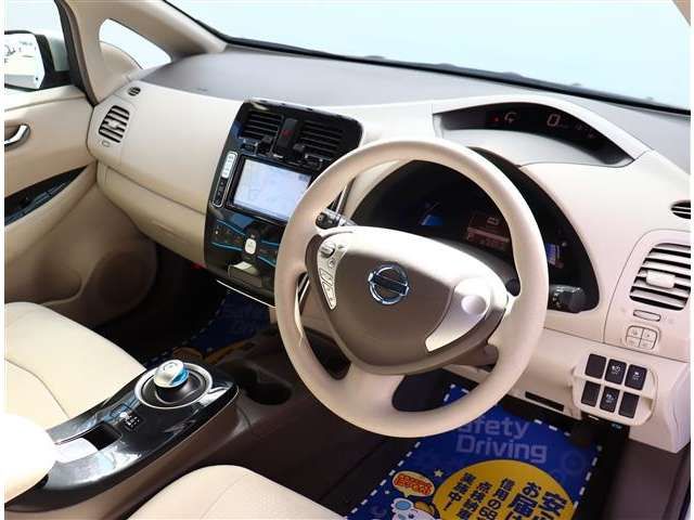 NISSAN LEAF 2011