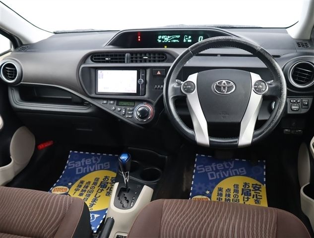 TOYOTA AQUA 2012