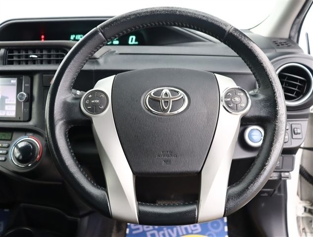TOYOTA AQUA 2012