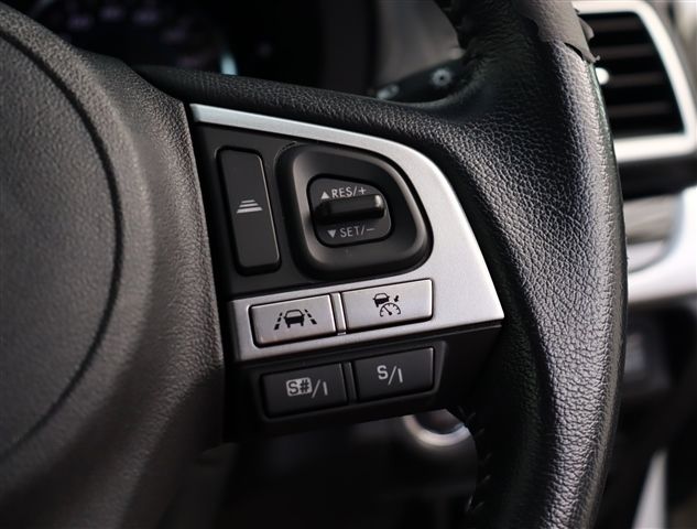 SUBARU FORESTER 2017