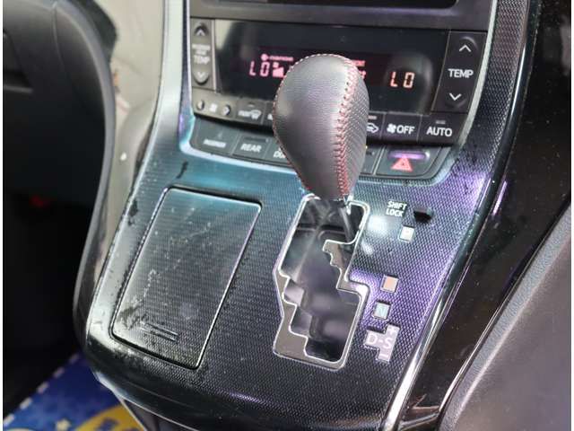 TOYOTA VELLFIRE 2014