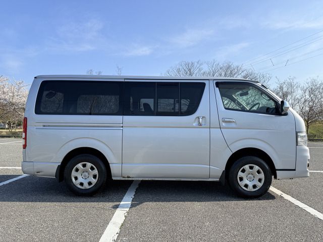 TOYOTA HIACE van 4WD 2011