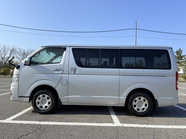 TOYOTA HIACE van 4WD 2011