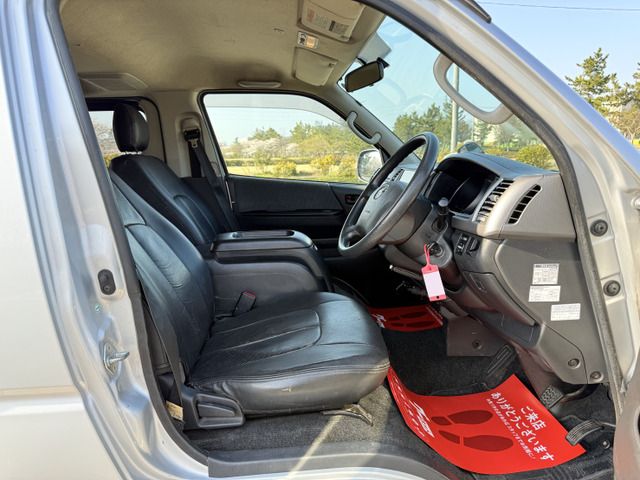 TOYOTA HIACE van 4WD 2011