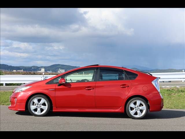 TOYOTA PRIUS 2013