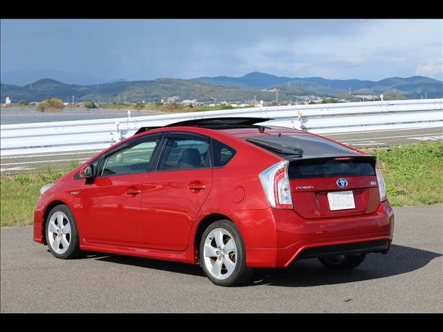 TOYOTA PRIUS 2013