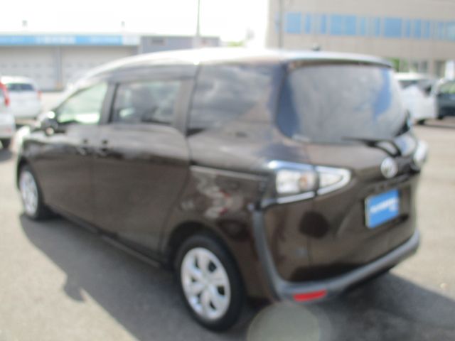 TOYOTA SIENTA 2018