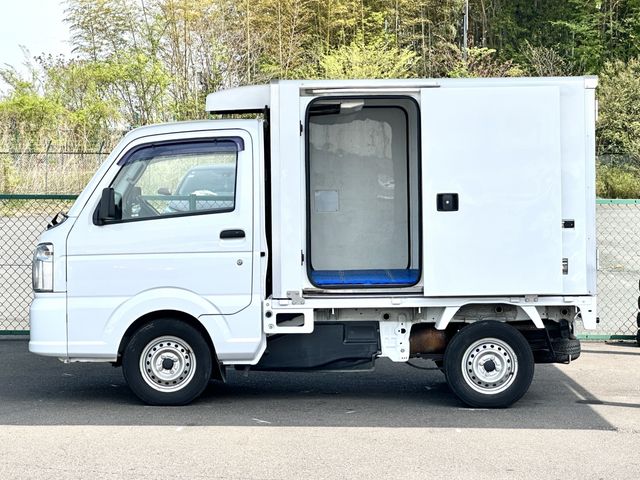 MITSUBISHI MINICAB truck 2018