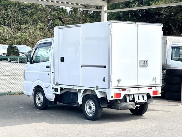 MITSUBISHI MINICAB truck 2018