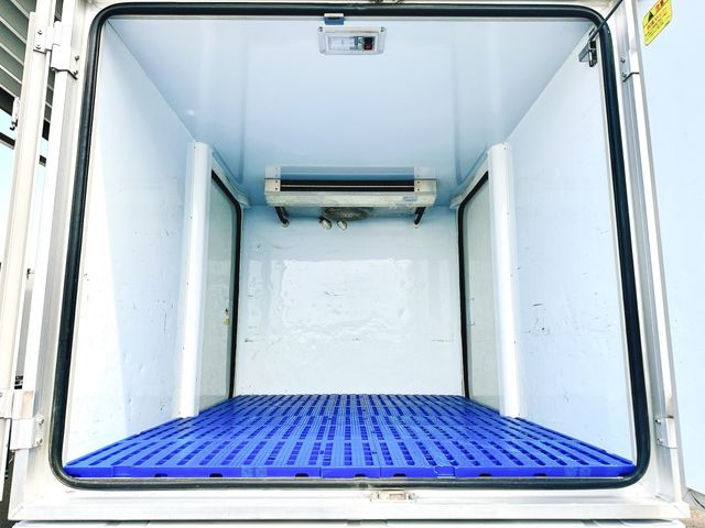 MITSUBISHI MINICAB truck 2018