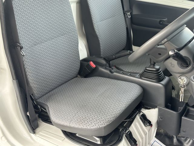 MITSUBISHI MINICAB truck 2018