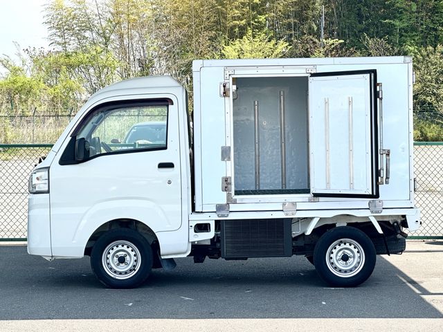 DAIHATSU HIJET truck 2015