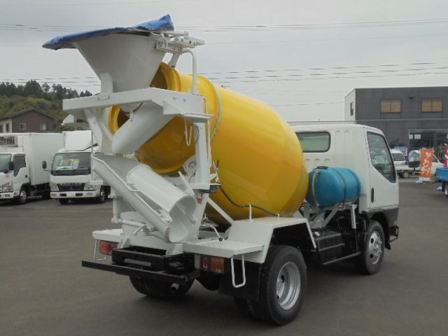 MITSUBISHI CANTER 2001