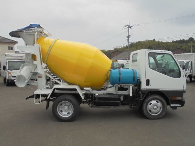 MITSUBISHI CANTER 2001