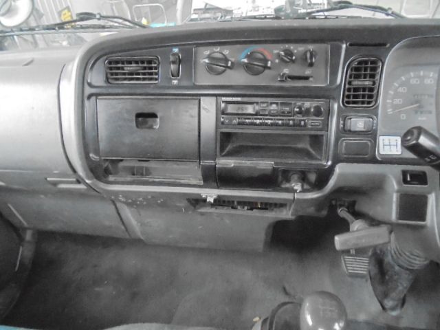 MITSUBISHI CANTER 2001